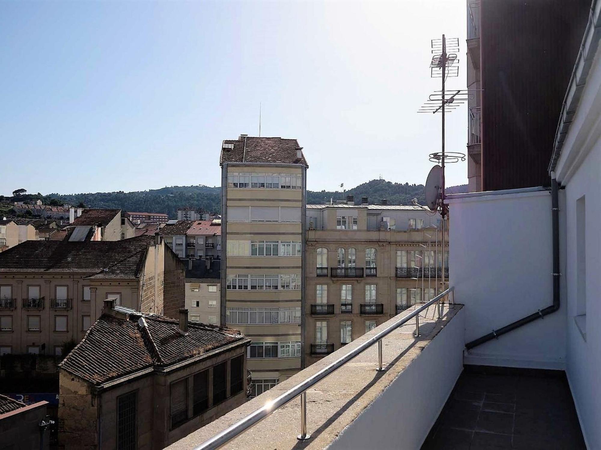 Charming Apartment In Ourense Overlooking The City Kültér fotó